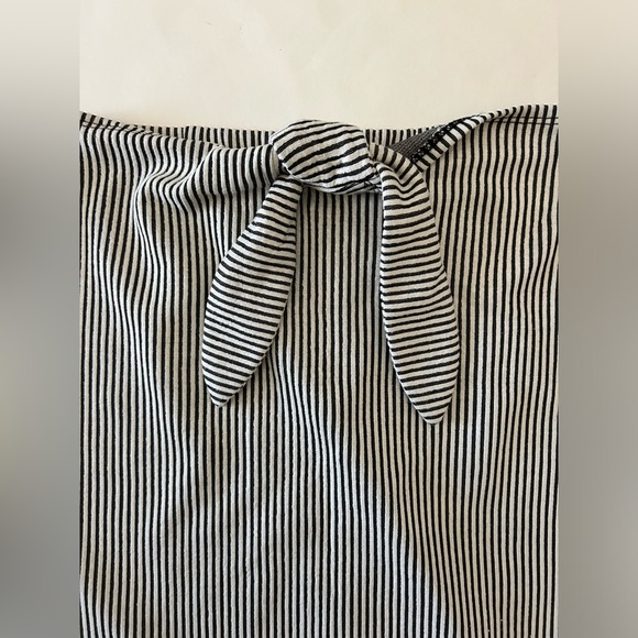 Dynamite Striped Skirt - Picture 2 of 4